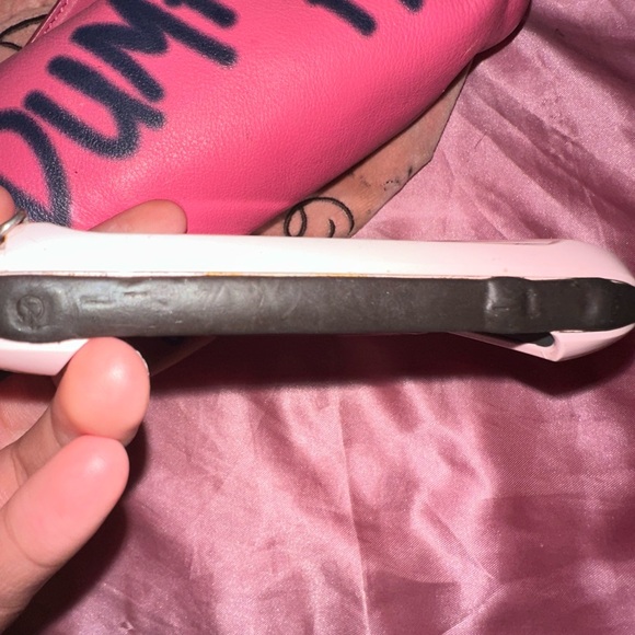 Selling a Rare Pink Juicy Couture Sidekick Phone!!💗💖🩷 - Picture 5 of 8